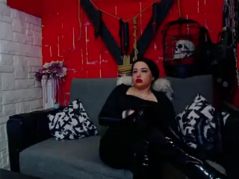 Snapshot of MistressRachelle chatting on 01/29/25, 07:43 MistressRachelle online show from 01/29/25, 07:43