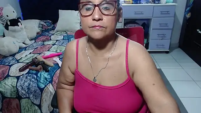 Snapshot of pervert_mommy_ chatting on 05/06/26, 10:09 pervert mommy online show from 05/06/26, 10:09