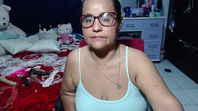 Snapshot of pervert_mommy_ chatting on 05/18/26, 09:59 pervert mommy online show from 05/18/26, 09:59