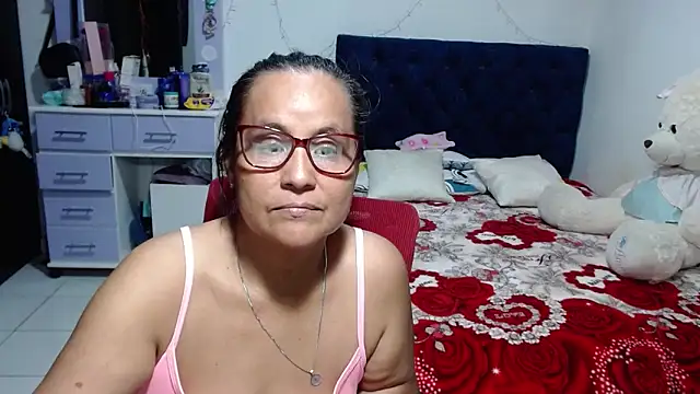 Snapshot of pervert_mommy_ chatting on 05/20/26, 02:01 pervert mommy online show from 05/20/26, 02:01