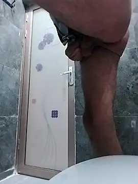 Snapshot of Bigutt73 chatting on 03/21/25, 02:07 Bigutt73 online show from 03/21/25, 02:07