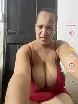 XHotJuicyBootyXX online show from 05/07/26, 09:25