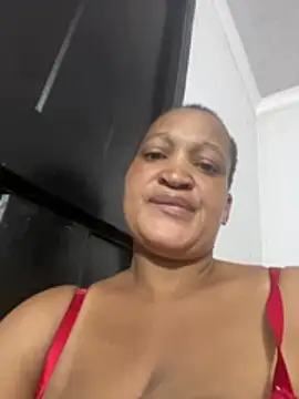XHotJuicyBootyXX online show from 05/08/26, 12:10