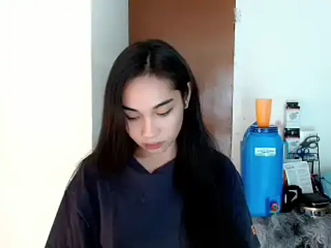 SweetLilly 18 online show from 01/01/25, 05:22