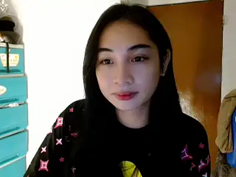 SweetLilly 18 online show from 01/08/25, 05:48