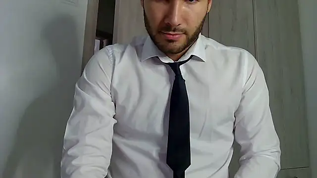 Justynn1 online show from 02/04/25, 06:14