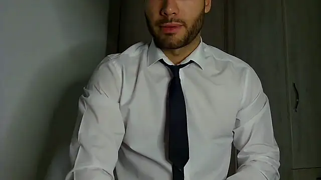 Snapshot of Justynn1 chatting on 04/14/26, 11:44 Justynn1 online show from 04/14/26, 11:44