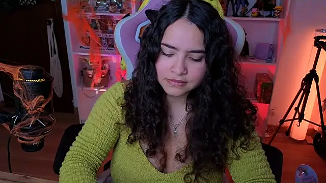 Snapshot of Sweet_sully__ chatting on 10/12/25, 09:19 Sweet sully   online show from 10/12/25, 09:19