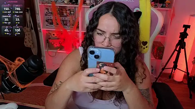 Snapshot of Sweet_sully__ chatting on 10/19/25, 09:21 Sweet sully   online show from 10/19/25, 09:21