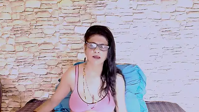 Snapshot of IndianAllure chatting on 02/17/25, 06:20 IndianAllure online show from 02/17/25, 06:20