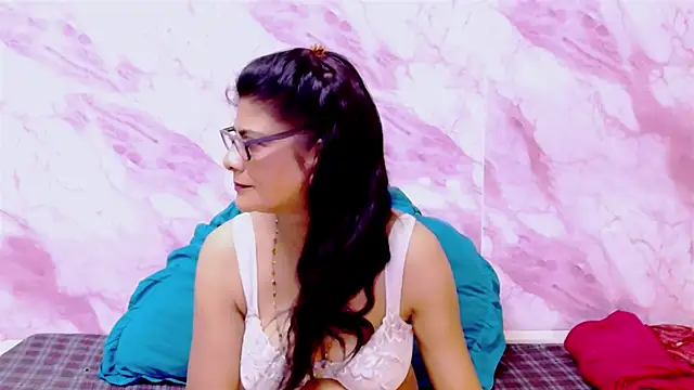 Snapshot of IndianAllure chatting on 03/07/25, 05:40 IndianAllure online show from 03/07/25, 05:40