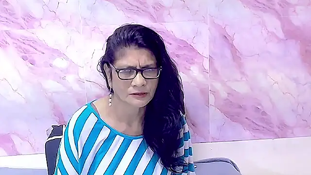 Snapshot of IndianAllure chatting on 10/17/25, 06:05 IndianAllure online show from 10/17/25, 06:05