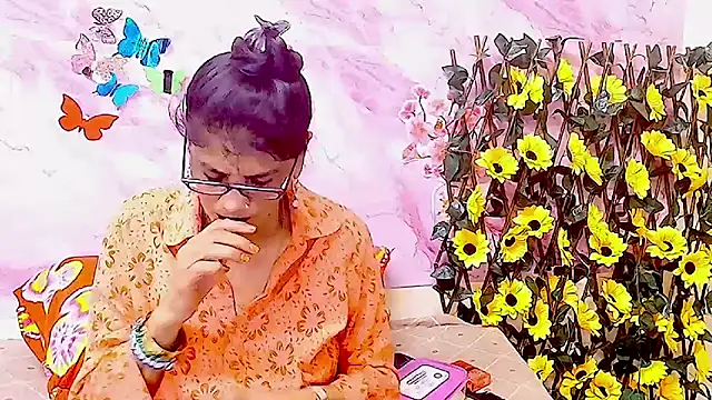 Snapshot of IndianAllure chatting on 12/02/25, 05:35 IndianAllure online show from 12/02/25, 05:35