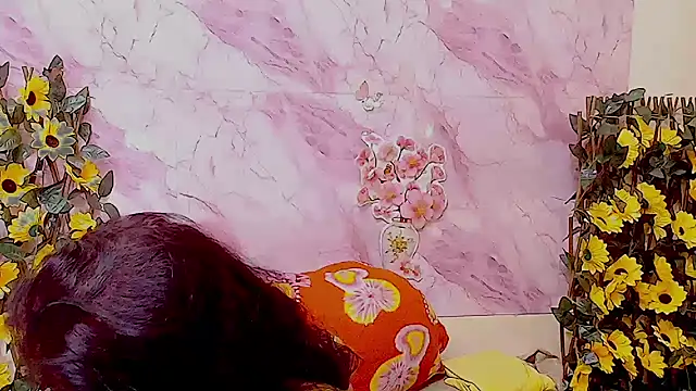 Snapshot of IndianAllure chatting on 01/08/26, 05:54 IndianAllure online show from 01/08/26, 05:54