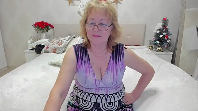 Snapshot of laylaroma chatting on 01/08/25, 02:14 laylaroma online show from 01/08/25, 02:14