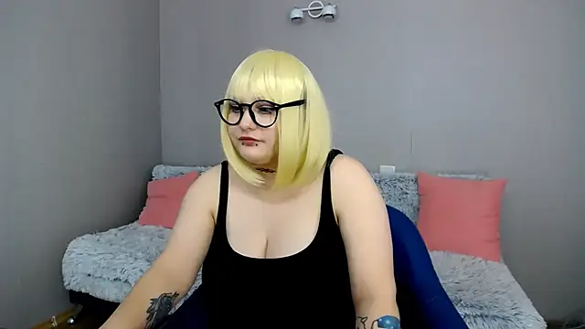 Estheri online show from 03/14/25, 07:59