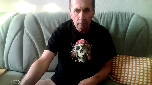 Snapshot of michidd1 chatting on 07/13/26, 06:22 michidd1 online show from 07/13/26, 06:22