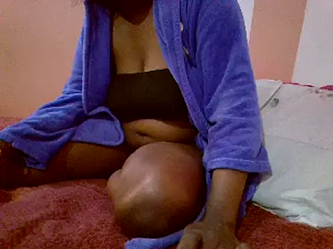 Snapshot of sexymiel chatting on 02/15/25, 01:49 sexymiel online show from 02/15/25, 01:49