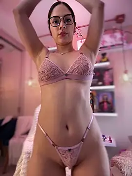 Zoe Bae online show from 04/17/26, 12:35