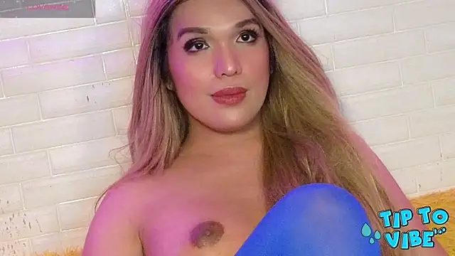 Snapshot of TripToHeavenTS chatting on 01/25/25, 06:24 TripToHeavenTS online show from 01/25/25, 06:24