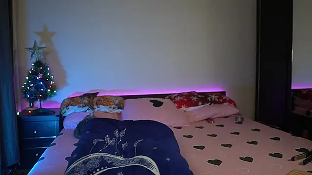 TiffanyPierce online show from 12/19/25, 09:11