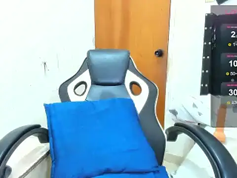 Snapshot of ebonnylatinx chatting on 02/08/25, 11:02 ebonnylatinx online show from 02/08/25, 11:02