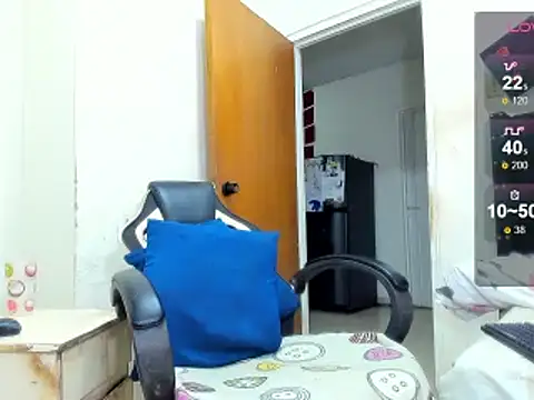 Snapshot of ebonnylatinx chatting on 02/13/25, 01:08 ebonnylatinx online show from 02/13/25, 01:08