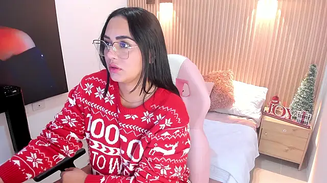 Snapshot of AMELIE_xx chatting on 12/30/24, 02:08 AMELIE xx online show from 12/30/24, 02:08