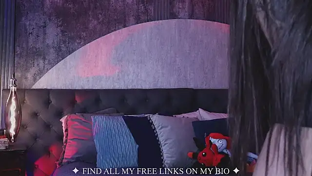 Charlotte Germanotta  online show from 03/24/26, 04:23