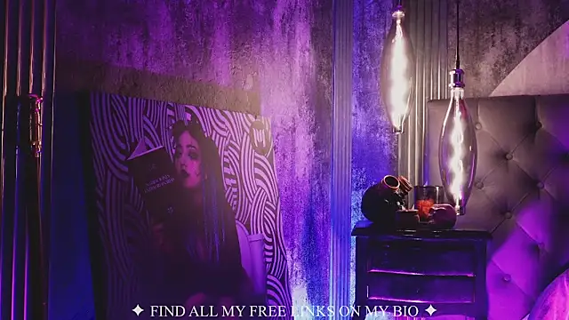 Charlotte Germanotta  online show from 04/08/26, 03:45