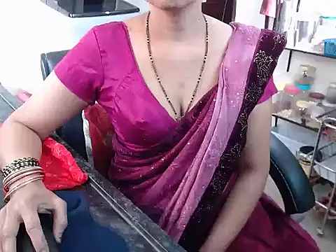 Snapshot of Indian_Rupali chatting on 12/23/24, 09:59 Indian Rupali online show from 12/23/24, 09:59