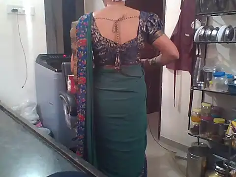 Snapshot of Indian_Rupali chatting on 03/12/25, 09:23 Indian Rupali online show from 03/12/25, 09:23