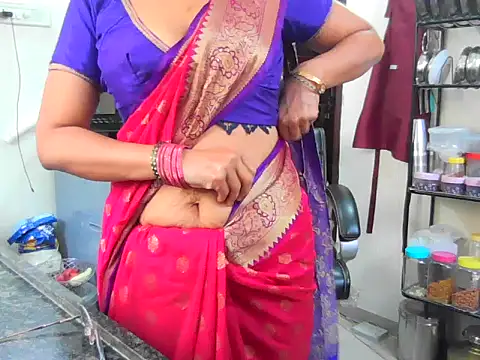 Snapshot of Indian_Rupali chatting on 09/10/25, 09:09 Indian Rupali online show from 09/10/25, 09:09