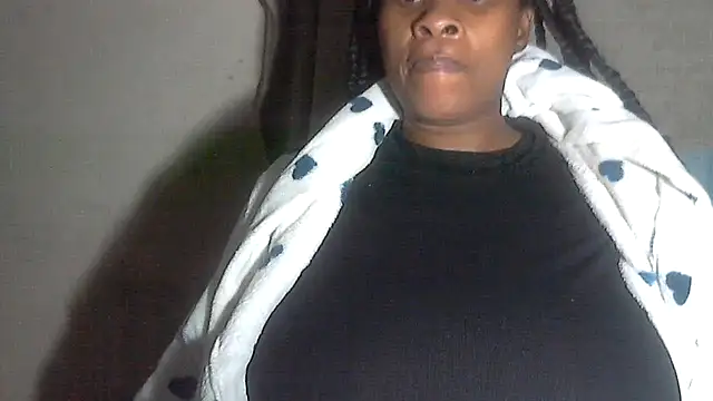 Snapshot of Choco-Coco10 chatting on 09/27/25, 03:33 Choco-Coco10 online show from 09/27/25, 03:33