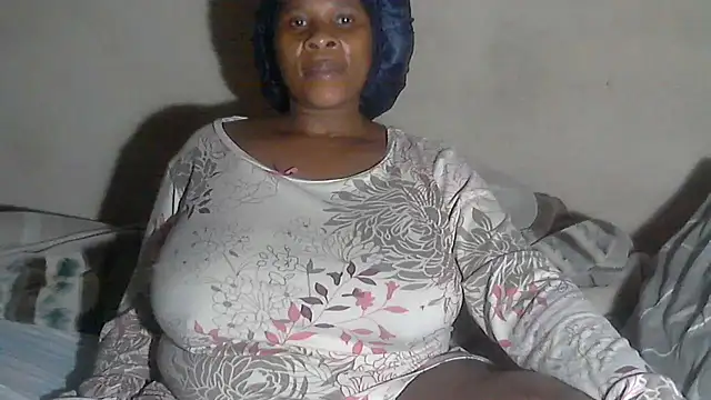 Snapshot of Choco-Coco10 chatting on 10/11/25, 01:16 Choco-Coco10 online show from 10/11/25, 01:16