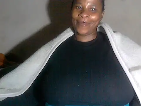 Snapshot of Choco-Coco10 chatting on 10/28/25, 02:26 Choco-Coco10 online show from 10/28/25, 02:26