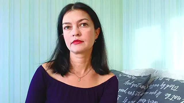 Snapshot of _Lily_ chatting on 11/07/25, 06:24 Lily online show from 11/07/25, 06:24