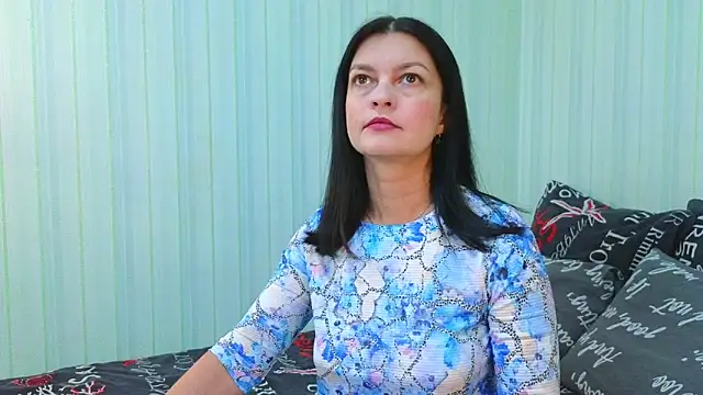 Snapshot of _Lily_ chatting on 02/07/26, 12:20 Lily online show from 02/07/26, 12:20