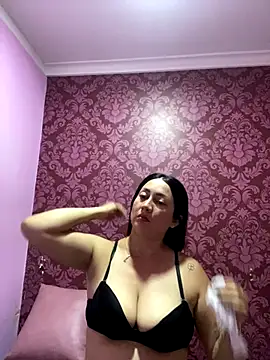 Snapshot of juliana_diaz chatting on 01/08/26, 11:23 juliana diaz online show from 01/08/26, 11:23