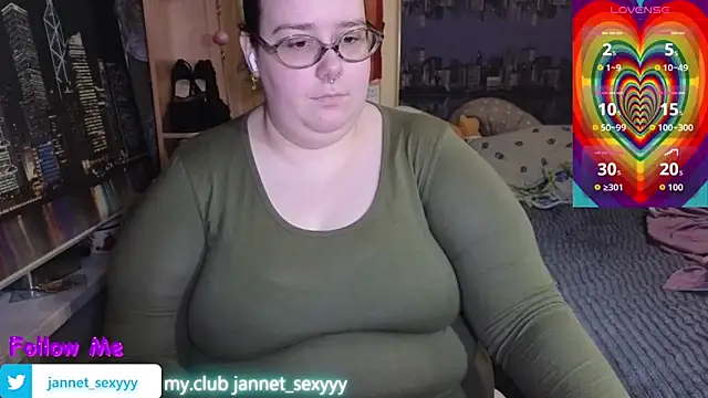 Snapshot of JannetPie chatting on 06/15/26, 11:51 JannetPie online show from 06/15/26, 11:51