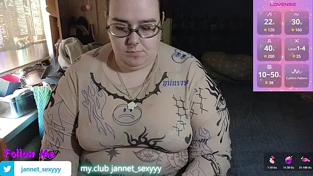 Snapshot of JannetPie chatting on 07/17/26, 12:01 JannetPie online show from 07/17/26, 12:01