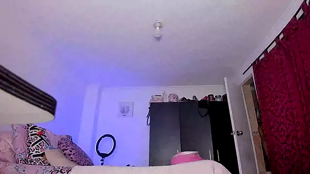 Snapshot of AlondraDiossa03 chatting on 01/16/25, 08:57 AlondraDiossa03 online show from 01/16/25, 08:57