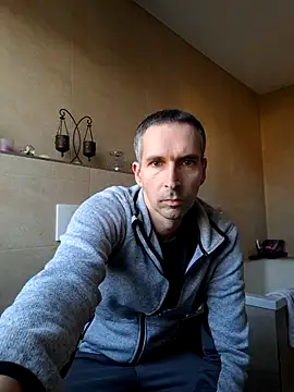 Snapshot of Geiler-boy313 chatting on 03/16/25, 03:39 Geiler-boy313 online show from 03/16/25, 03:39