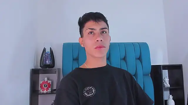 Snapshot of AlanNaughty chatting on 01/06/25, 09:22 AlanNaughty online show from 01/06/25, 09:22