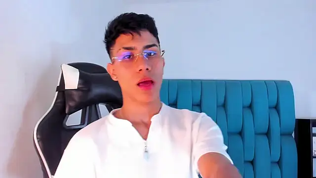 Snapshot of AlanNaughty chatting on 02/10/25, 08:42 AlanNaughty online show from 02/10/25, 08:42