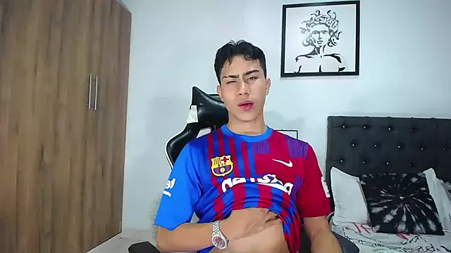 Snapshot of AlanNaughty chatting on 10/16/25, 12:44 AlanNaughty online show from 10/16/25, 12:44