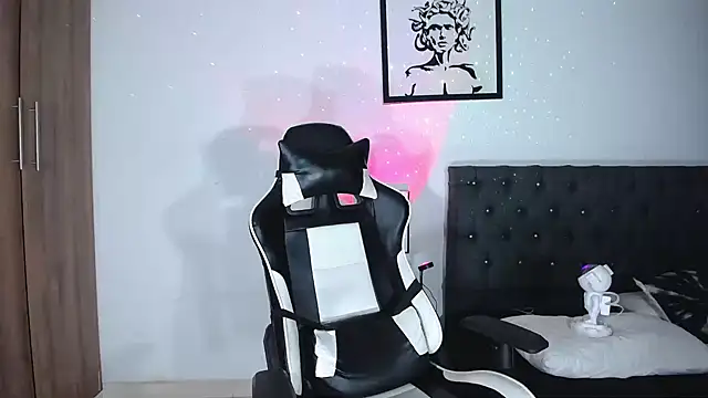 Snapshot of AlanNaughty chatting on 11/05/25, 05:40 AlanNaughty online show from 11/05/25, 05:40