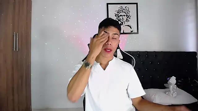 Snapshot of AlanNaughty chatting on 11/06/25, 09:59 AlanNaughty online show from 11/06/25, 09:59