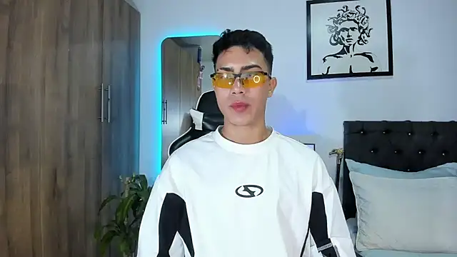 AlanNaughty online show from 04/17/26, 12:24