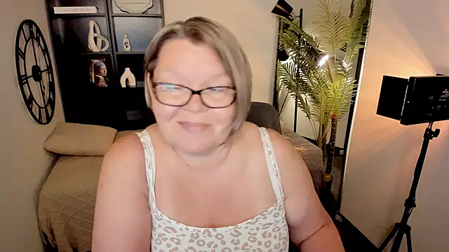 Shannonshine online show from 07/20/26, 01:57